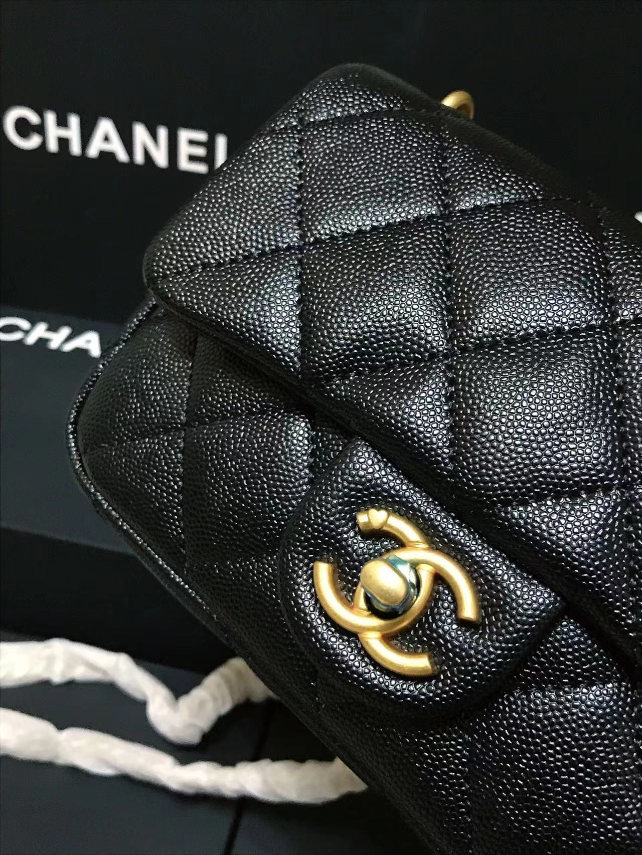 Chanel 升级版方胖子cf型号:AS3828简介: 质量 之作 华丽与气质的前沿 是你意想不到的尊贵