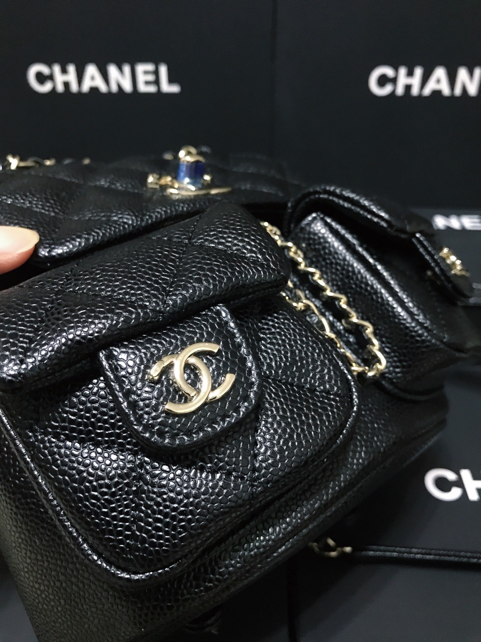 Chanel 升级版背包型号:AS3787简介: 质量 之作 华丽与气质的前沿 是你意想不到的尊贵