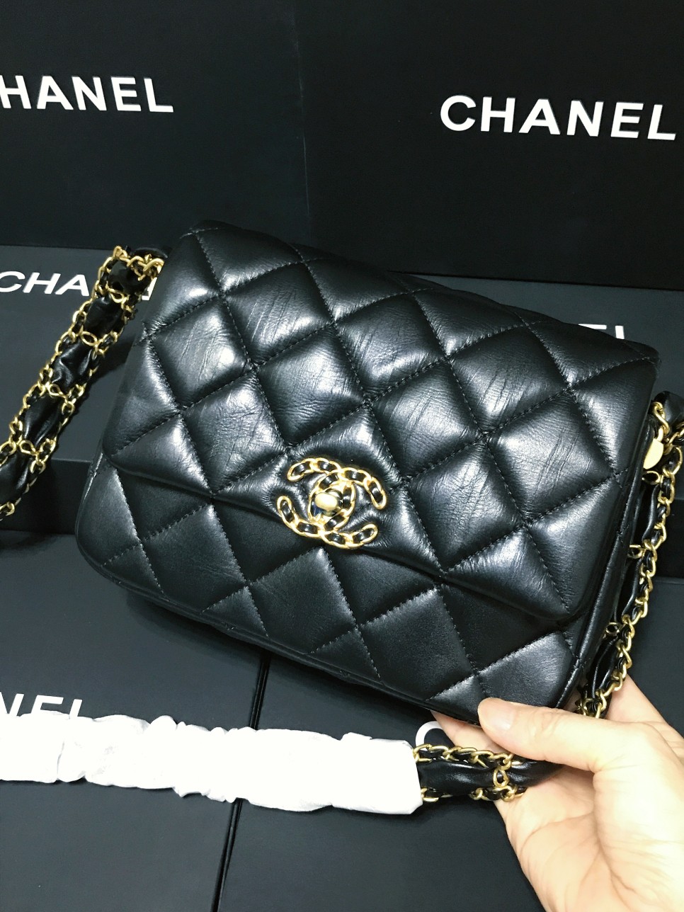 Chanel 升级版型号:AS6223简介: 质量 之作 华丽与气质的前沿 是你意想不到的尊贵