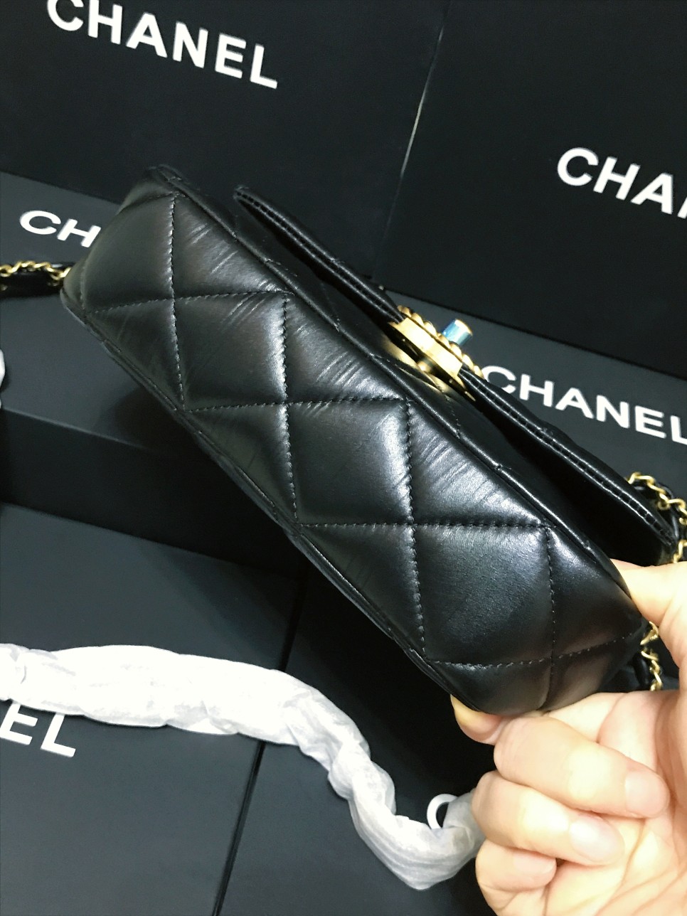 Chanel 升级版型号:AS6223简介: 质量 之作 华丽与气质的前沿 是你意想不到的尊贵