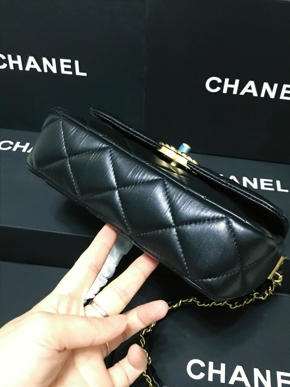 Chanel 升级版型号:AS6223简介: 质量 之作 华丽与气质的前沿 是你意想不到的尊贵