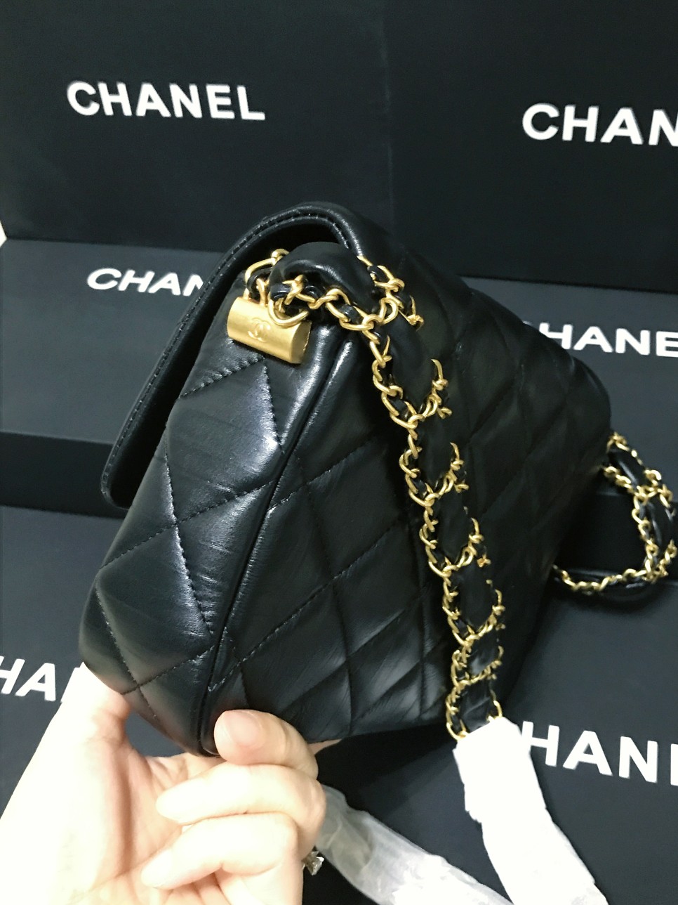 Chanel 升级版型号:AS6223简介: 质量 之作 华丽与气质的前沿 是你意想不到的尊贵
