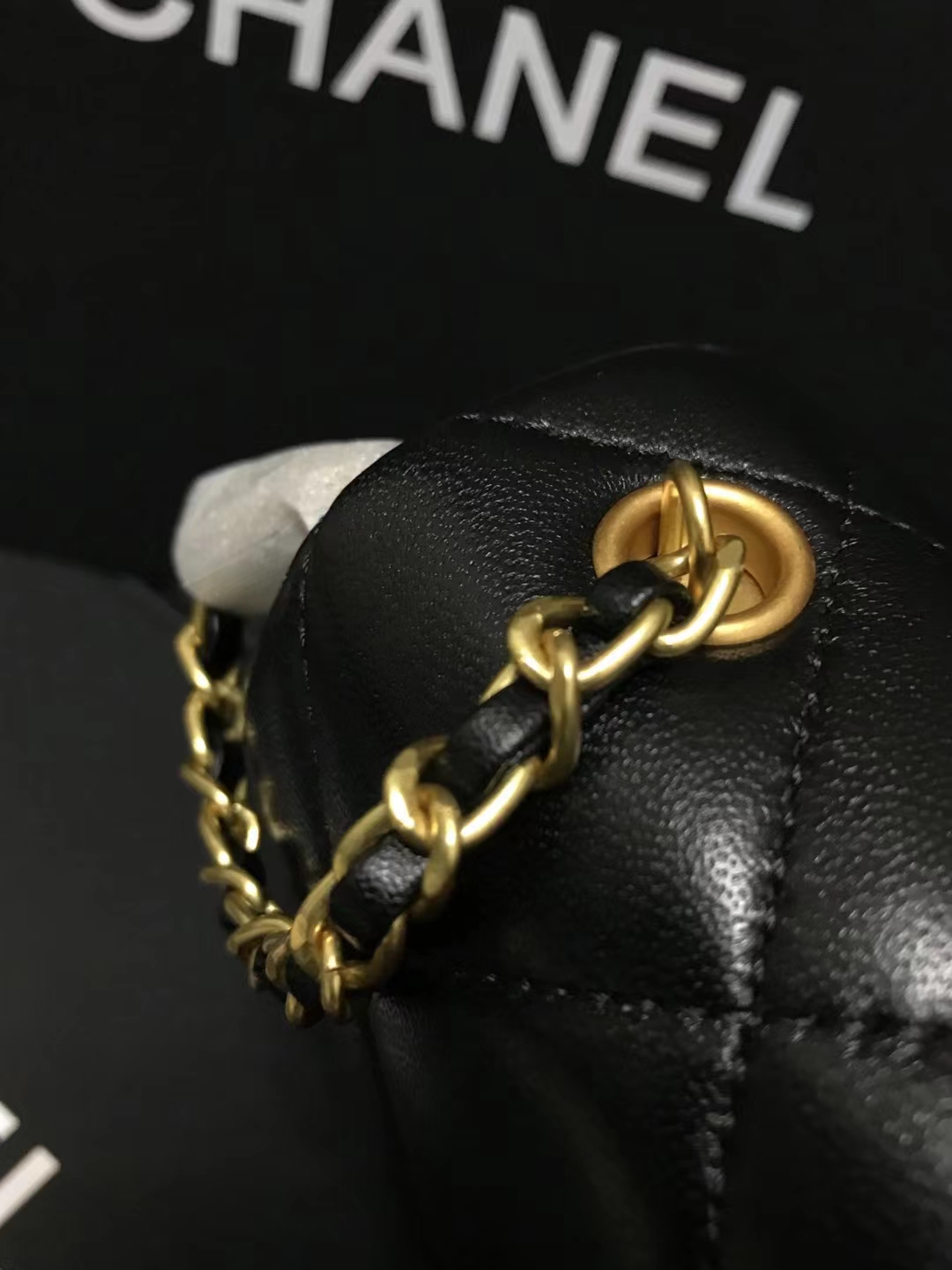Chanel 升级版cf方胖子型号:4861 之作 华丽与气质的前沿 是你意想不到的尊贵 皮种: 进口牛皮