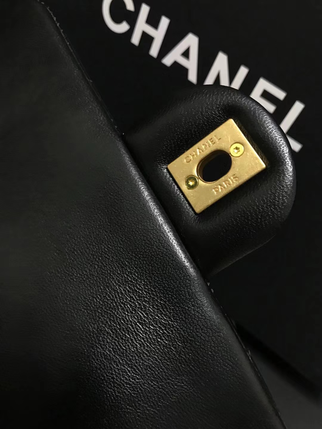 Chanel 升级版cf方胖子型号:4861 之作 华丽与气质的前沿 是你意想不到的尊贵 皮种: 进口牛皮