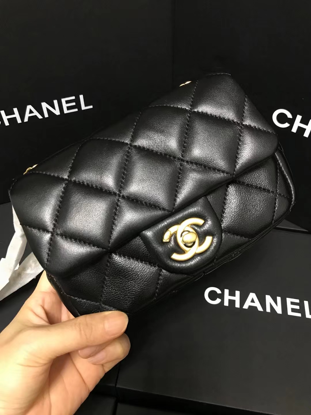 Chanel 升级版cf方胖子型号:4868简介:普通质量 之作 华丽与气质的前沿 是你意想不到的尊贵
