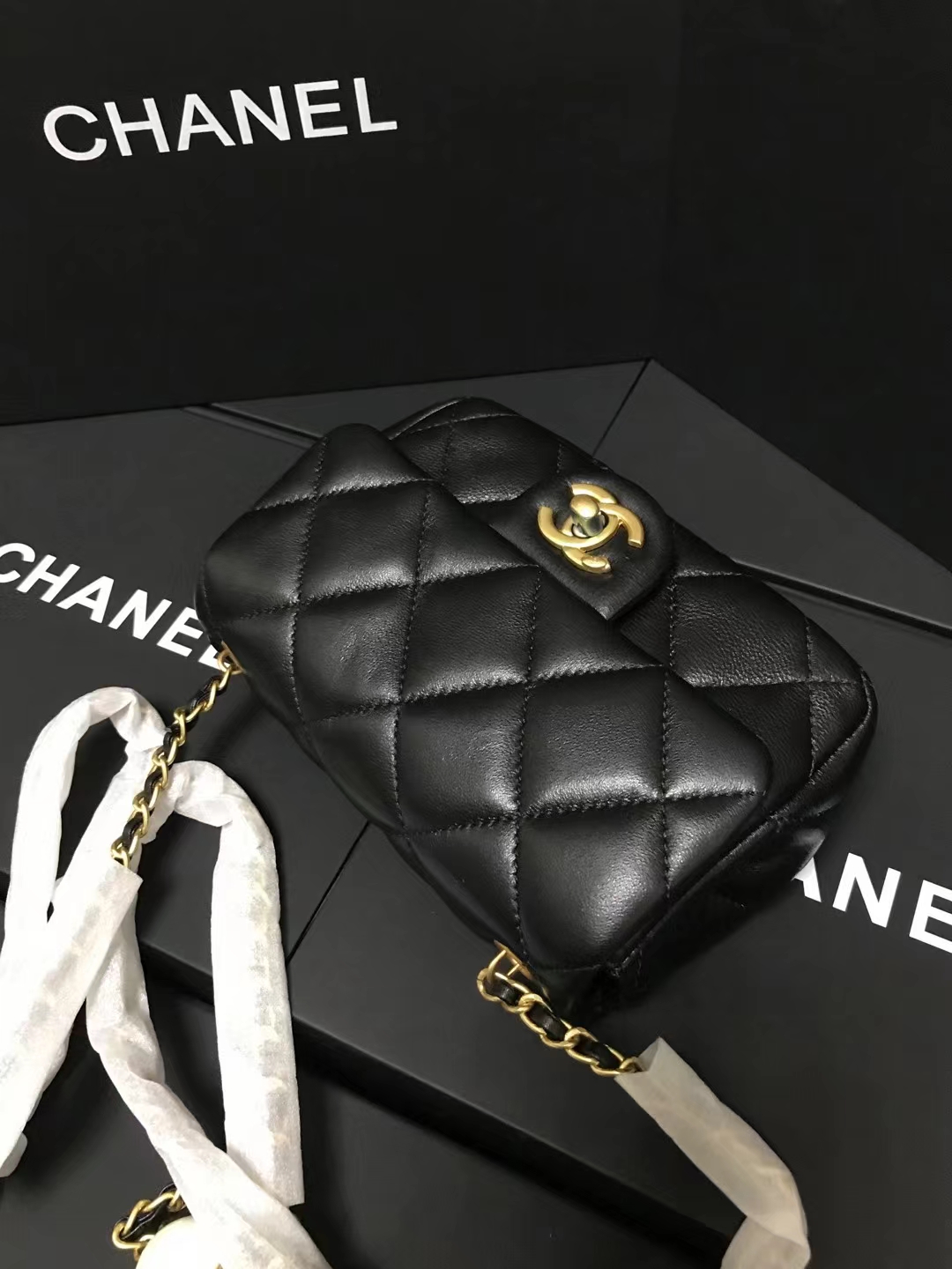 Chanel 升级版cf方胖子型号:4868简介:普通质量 之作 华丽与气质的前沿 是你意想不到的尊贵