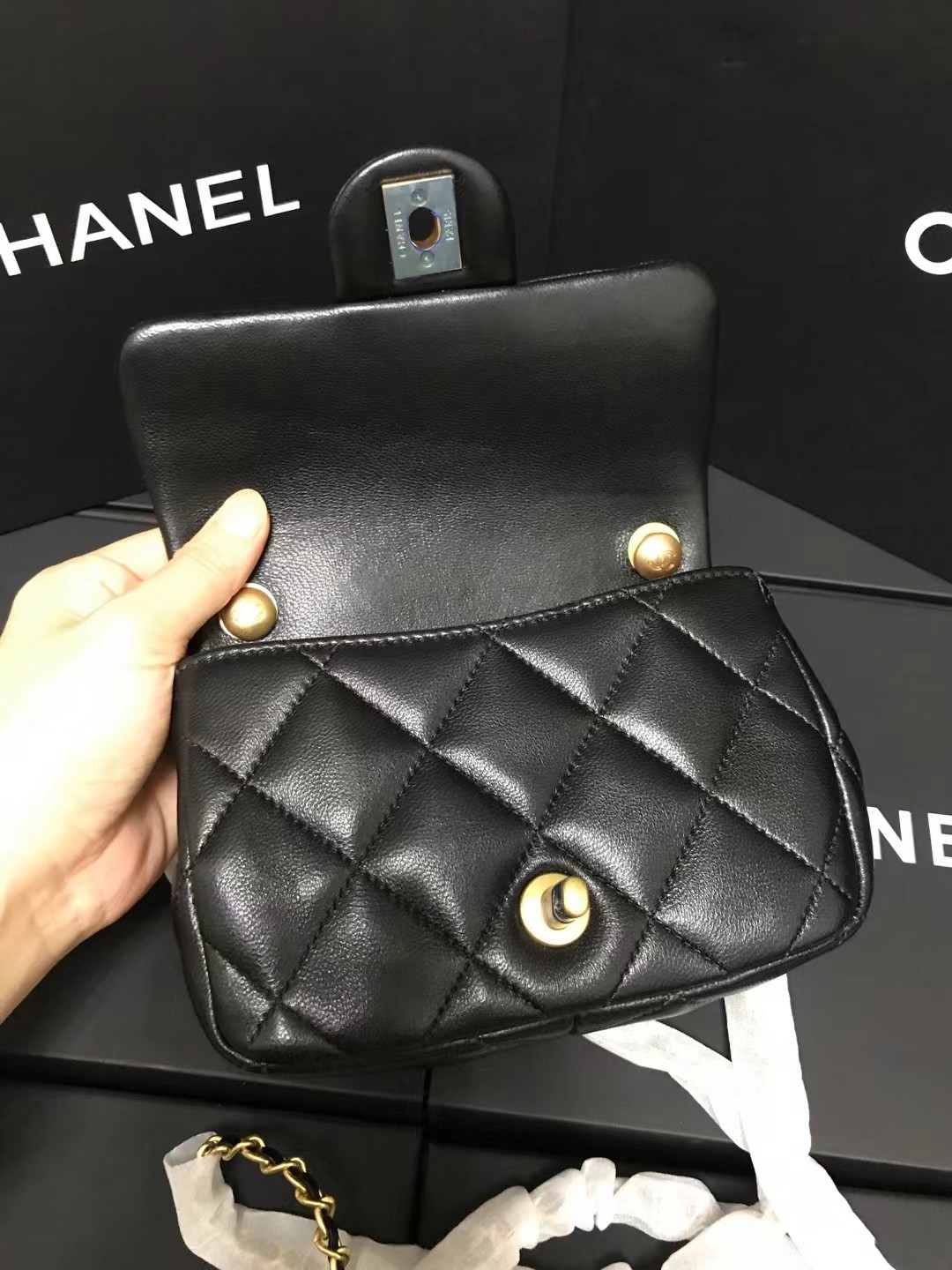 Chanel 升级版cf方胖子型号:4868简介:普通质量 之作 华丽与气质的前沿 是你意想不到的尊贵