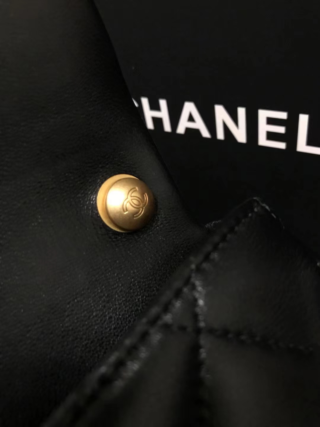 Chanel 升级版cf方胖子型号:4868简介:普通质量 之作 华丽与气质的前沿 是你意想不到的尊贵