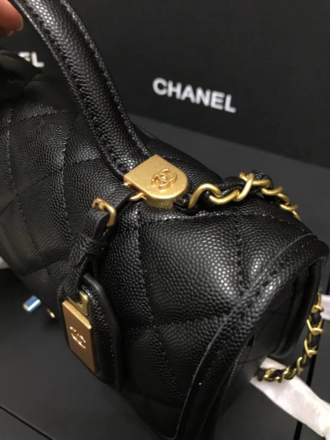 Chanel 升级版型号:AS3653简介: 质量 之作 华丽与气质的前沿 是你意想不到的尊贵