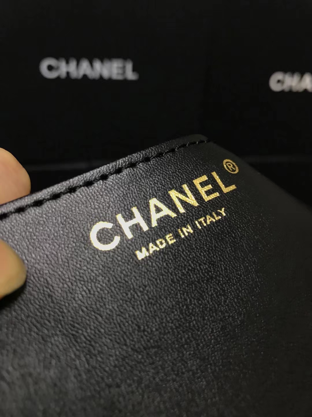 Chanel 升级版型号:AS4736简介: 质量 之作 华丽与气质的前沿 是你意想不到的尊贵