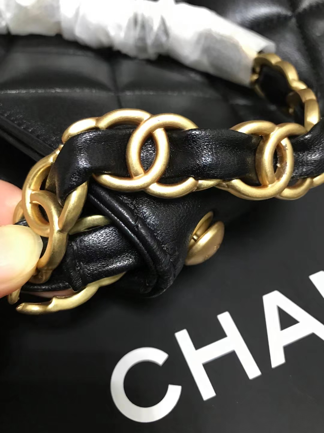 Chanel 升级版型号:AS4754简介: 质量 之作 华丽与气质的前沿 是你意想不到的尊贵