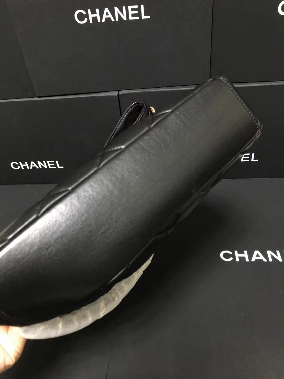 Chanel 升级版型号:AS4754简介: 质量 之作 华丽与气质的前沿 是你意想不到的尊贵