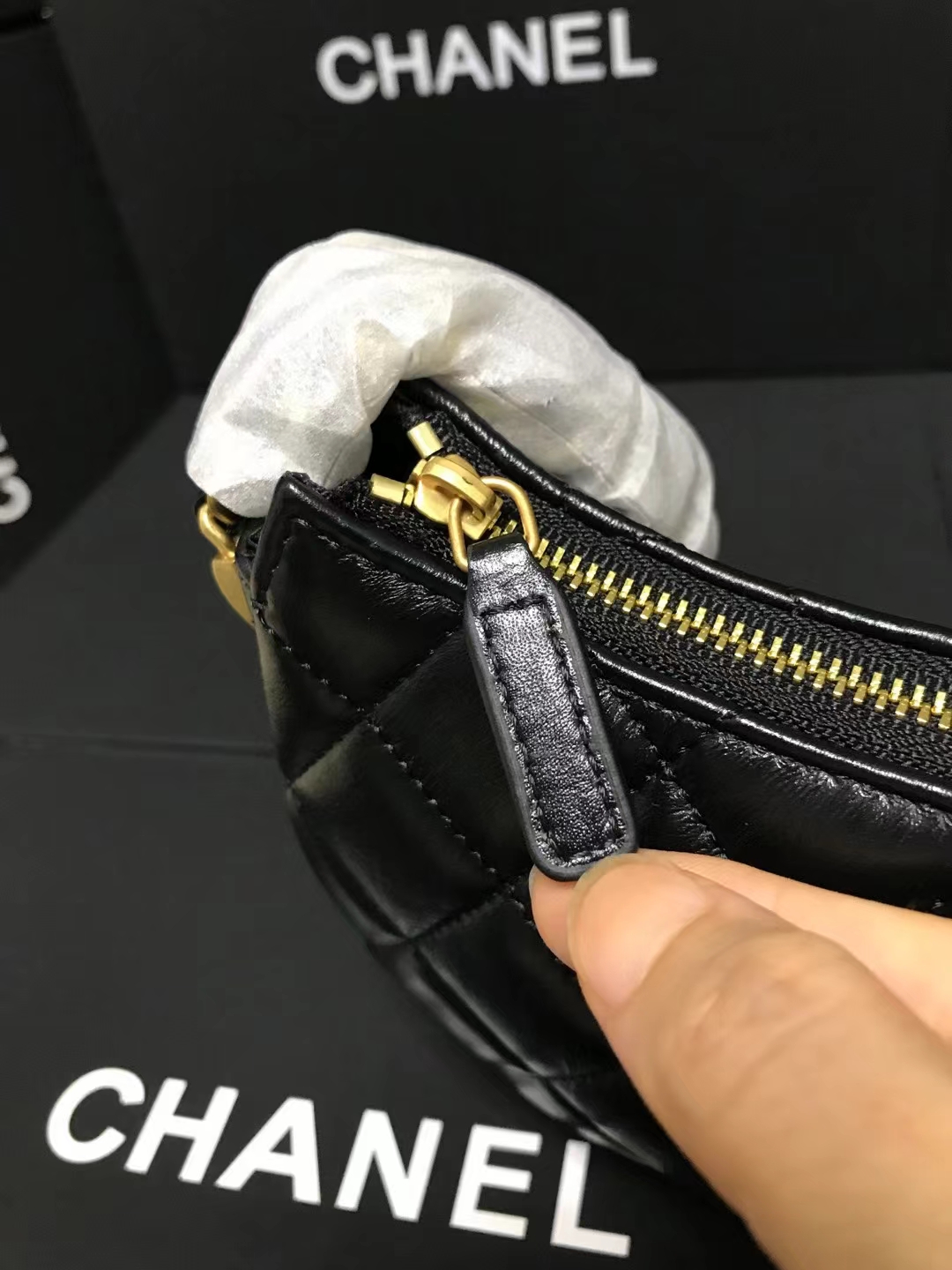 Chanel 升级版小香型号:AS3647简介: 质量 之作 华丽与气质的前沿 是你意想不到的尊贵