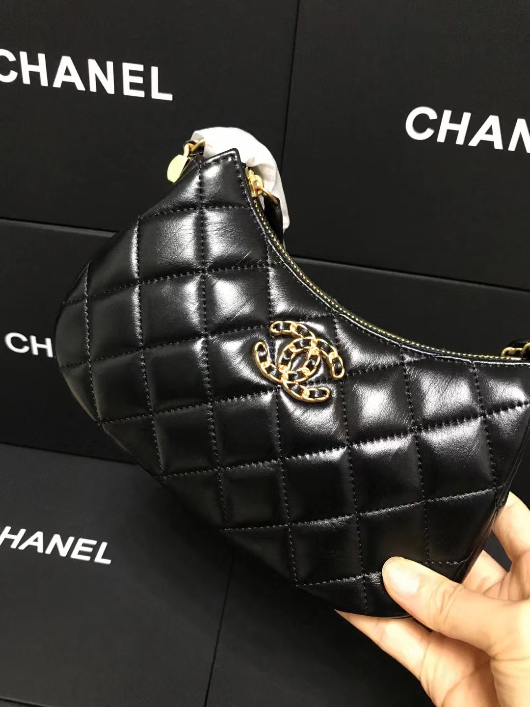 Chanel 升级版小香型号:AS3647简介: 质量 之作 华丽与气质的前沿 是你意想不到的尊贵