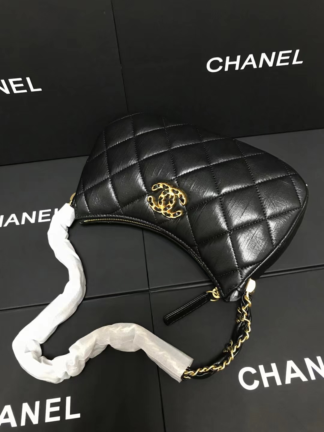 Chanel 升级版大号型号:AS4422简介: 质量 之作 华丽与气质的前沿 是你意想不到的尊贵