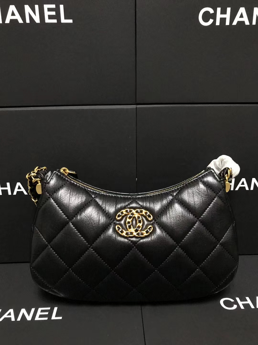 Chanel 升级版大号型号:AS4422简介: 质量 之作 华丽与气质的前沿 是你意想不到的尊贵