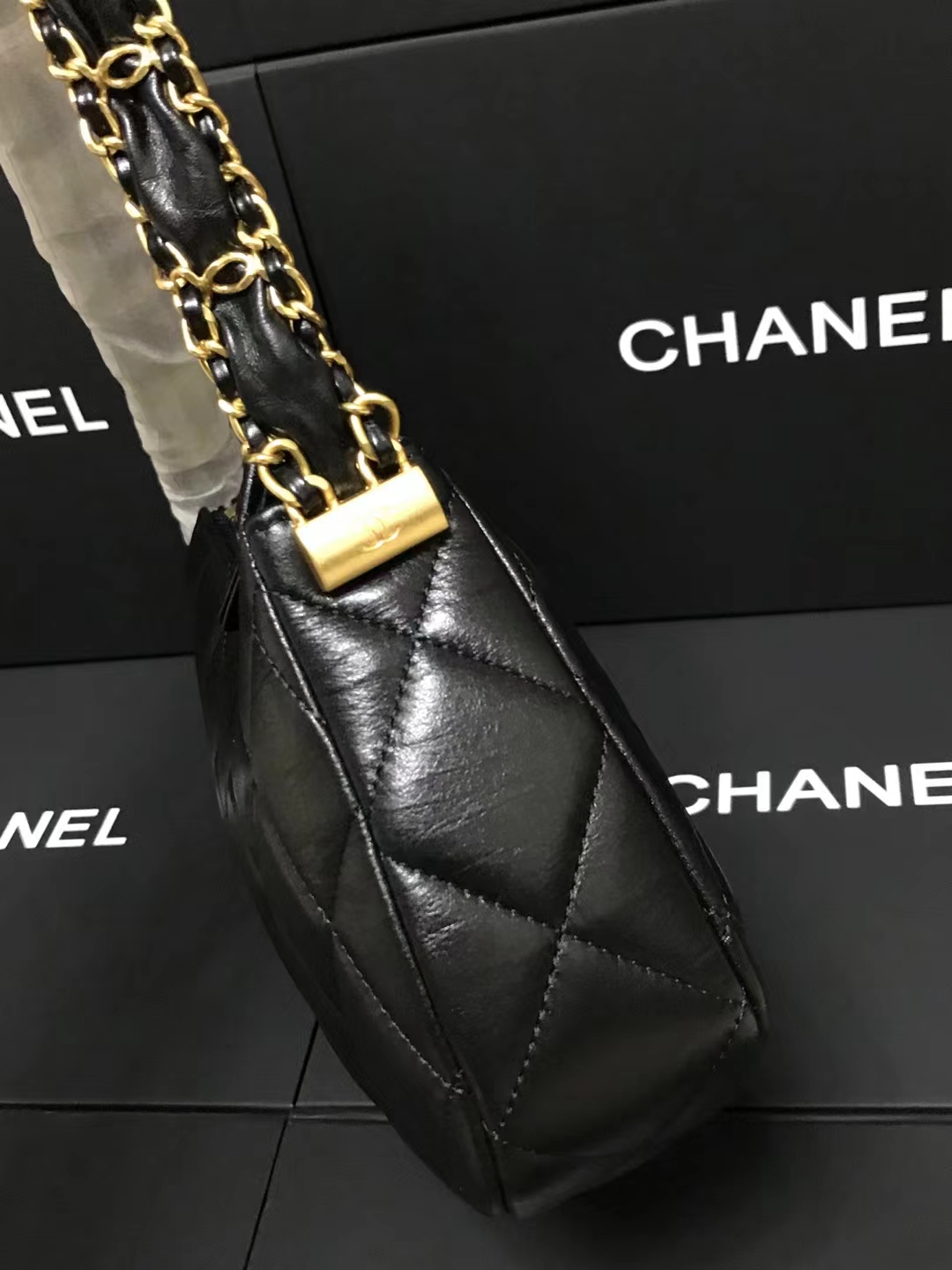 Chanel 升级版大号型号:AS4422简介: 质量 之作 华丽与气质的前沿 是你意想不到的尊贵