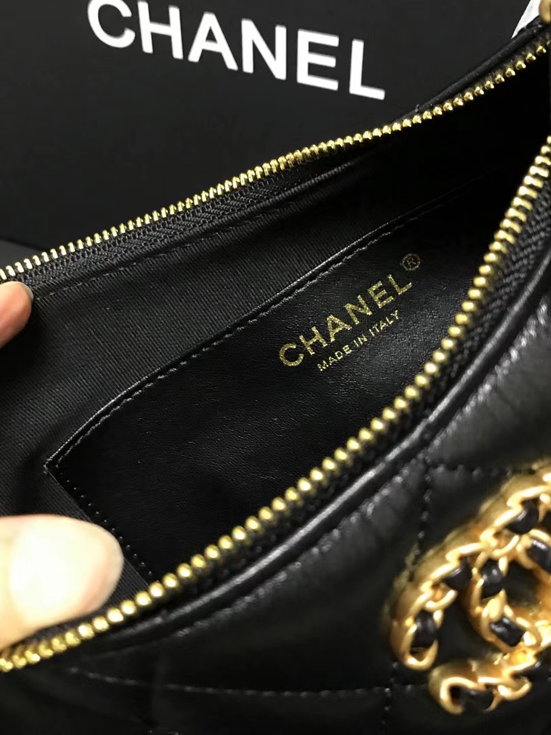 Chanel 升级版大号型号:AS4422简介: 质量 之作 华丽与气质的前沿 是你意想不到的尊贵