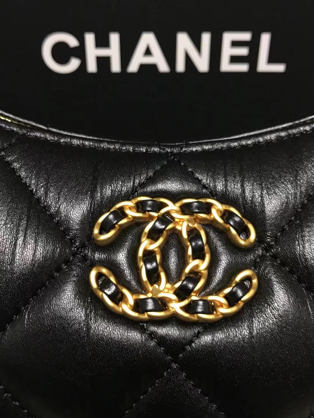 Chanel 升级版大号型号:AS4422简介: 质量 之作 华丽与气质的前沿 是你意想不到的尊贵