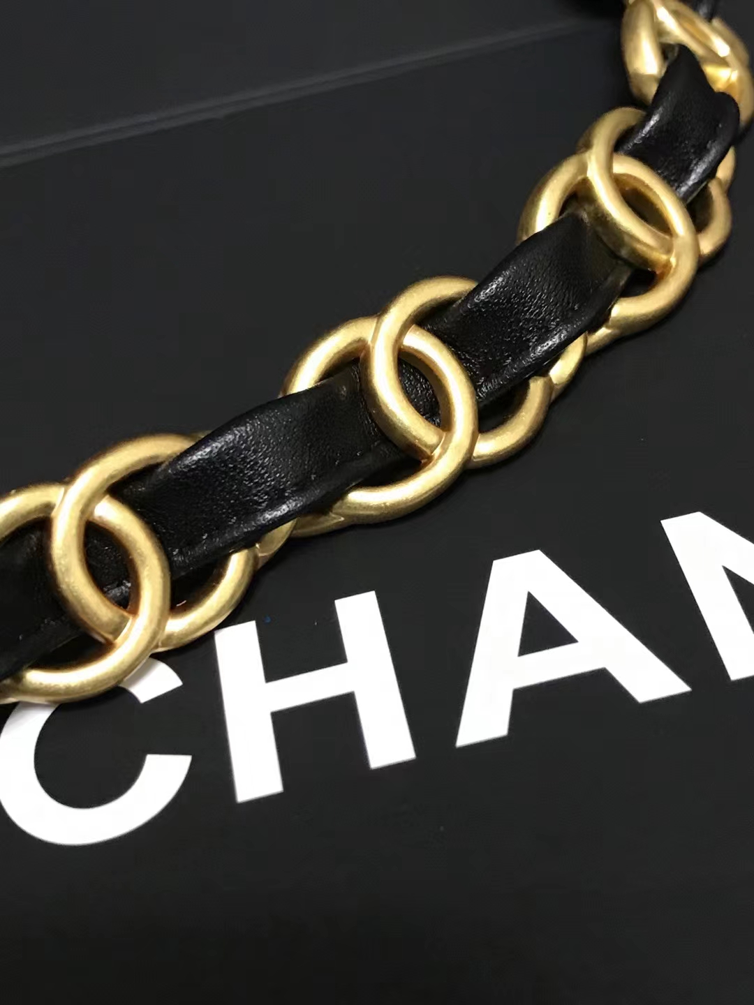 Chanel 型号:3562 简介:普通质量 之作 华丽与气质的前沿 是你意想不到的尊贵 皮种: 进口牛皮
