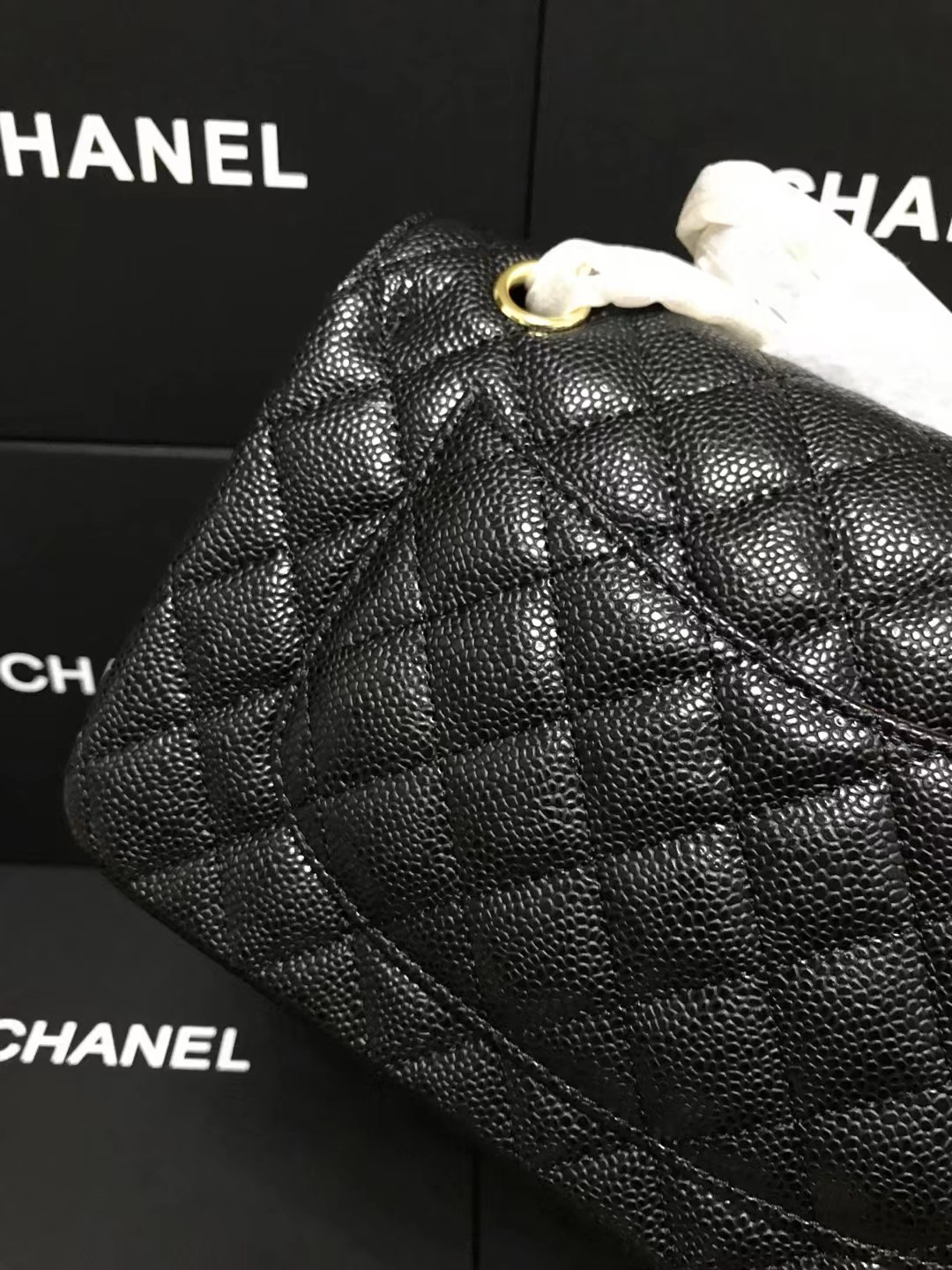 Chanel 升级版CF型号:AS1111简介: 质量 之作 华丽与气质的前沿 是你意想不到的尊贵