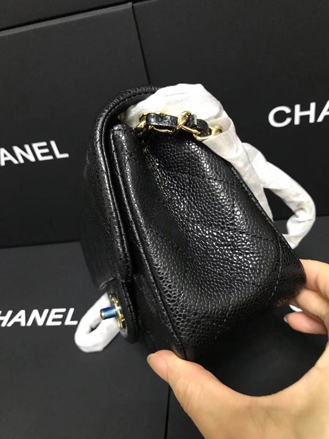 Chanel 升级版cf方胖子号:AS1115简介: 质量 之作 华丽与气质的前沿 是你意想不到的尊贵