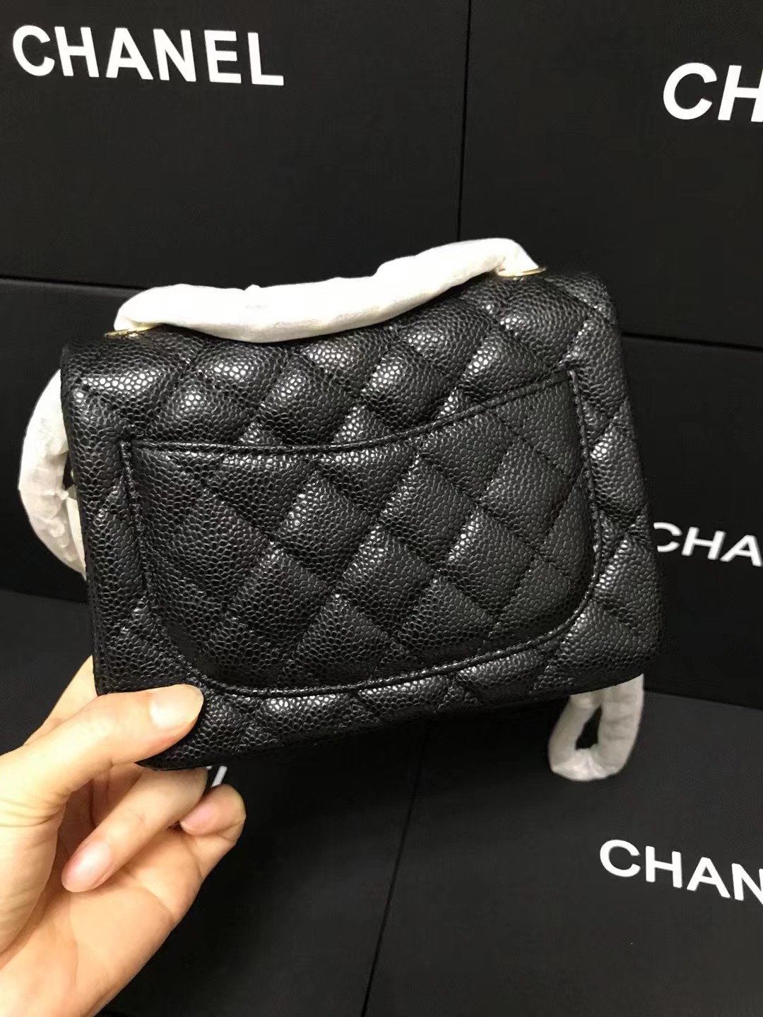 Chanel 升级版cf方胖子号:AS1115简介: 质量 之作 华丽与气质的前沿 是你意想不到的尊贵