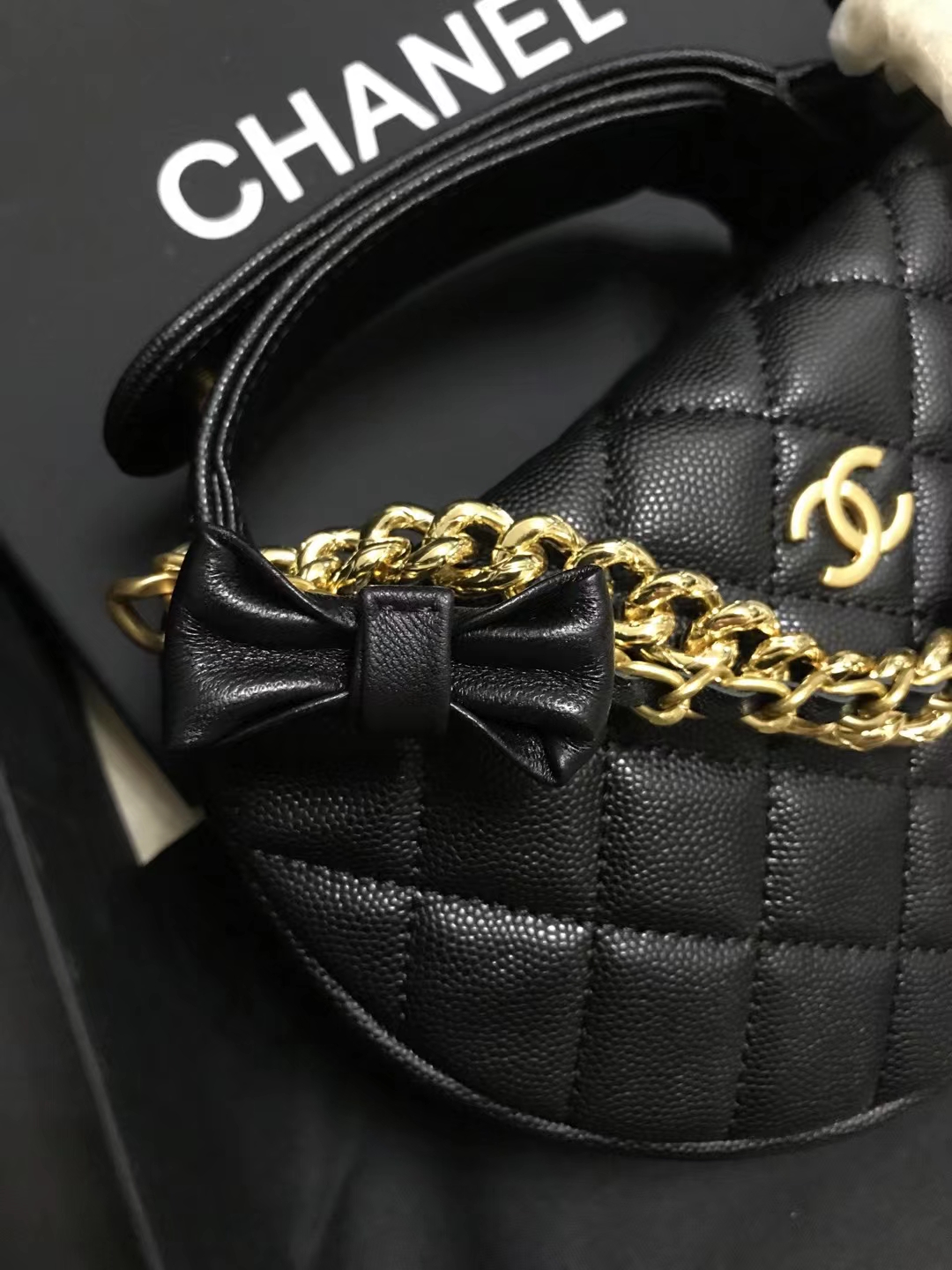 Chanel 升级版型号:AS3943简介: 质量 之作 华丽与气质的前沿 是你意想不到的尊贵
