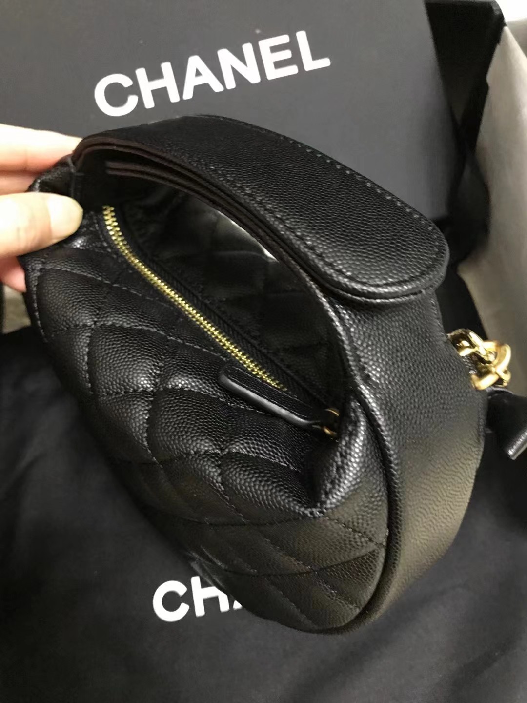 Chanel 升级版型号:AS3943简介: 质量 之作 华丽与气质的前沿 是你意想不到的尊贵