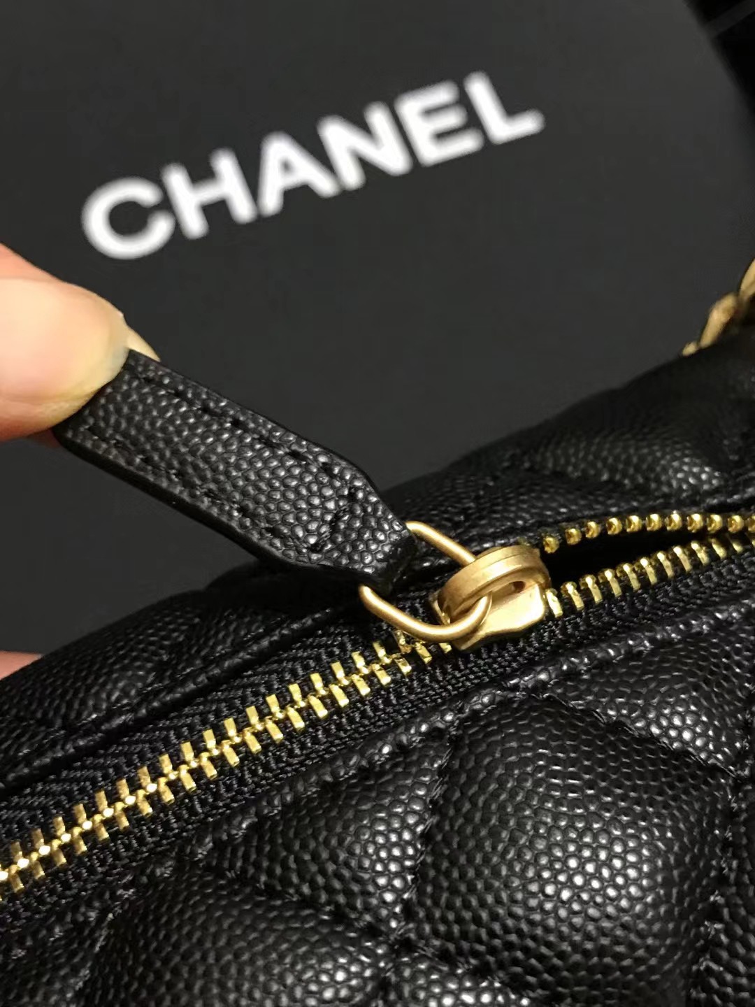 Chanel 升级版型号:AS3943简介: 质量 之作 华丽与气质的前沿 是你意想不到的尊贵
