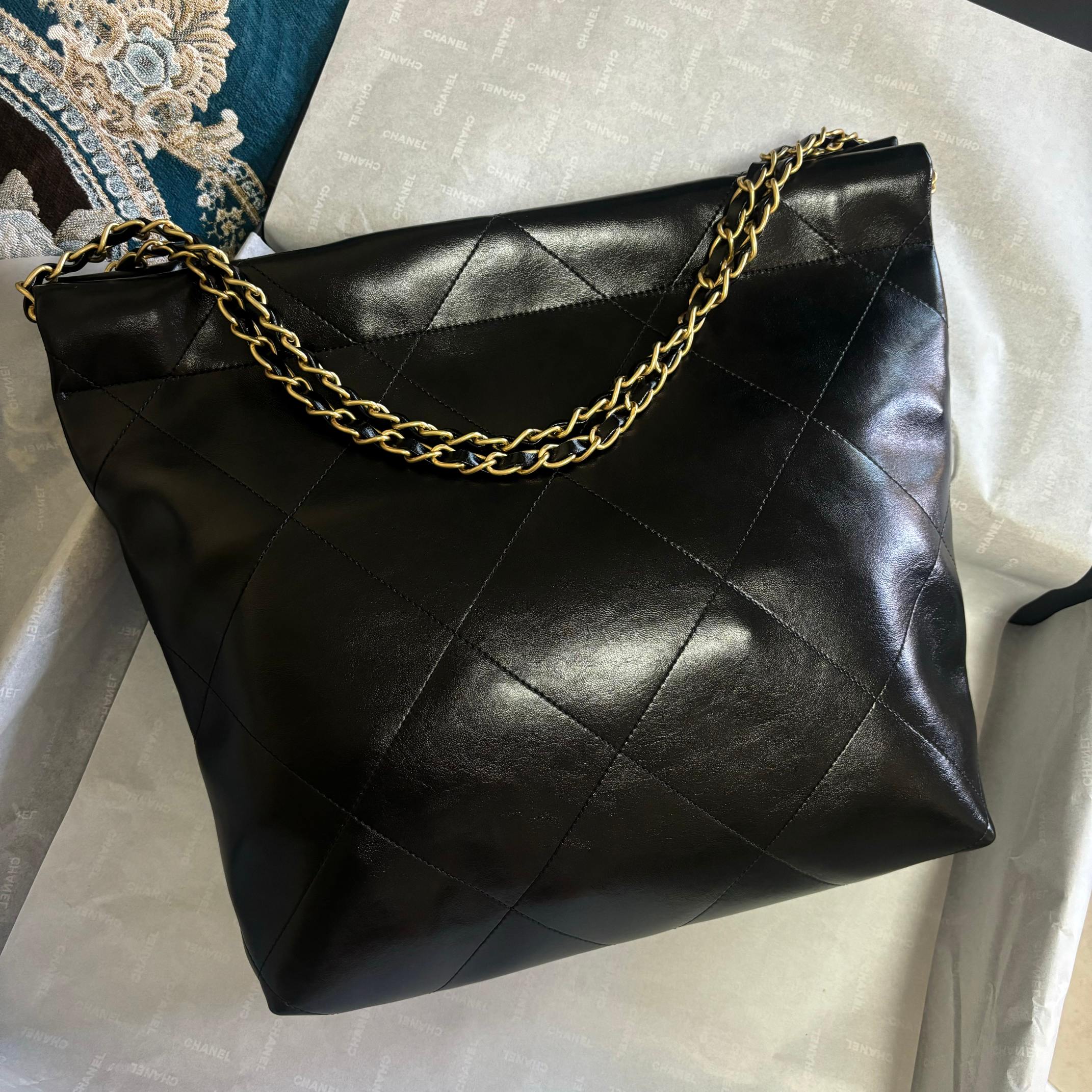 Chanel 升级版新款小香垃圾袋型号:AS3260牛皮简介: 质量 之作 华丽与气质的前沿