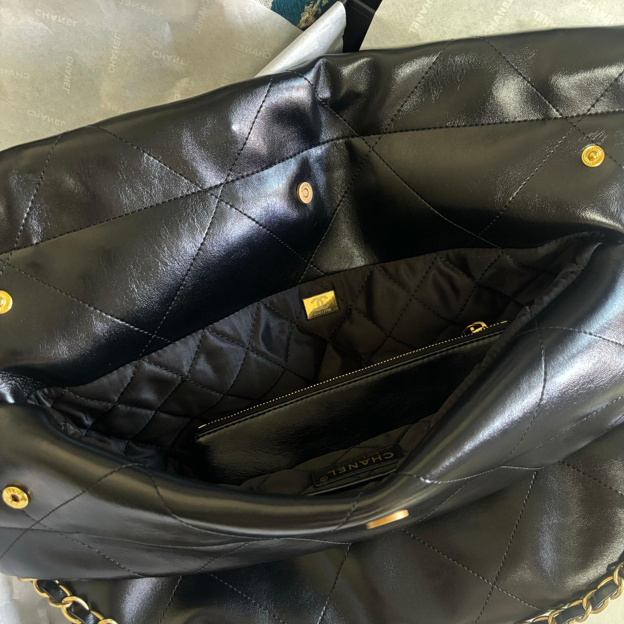Chanel 升级版新款小香垃圾袋型号:AS3260牛皮简介: 质量 之作 华丽与气质的前沿