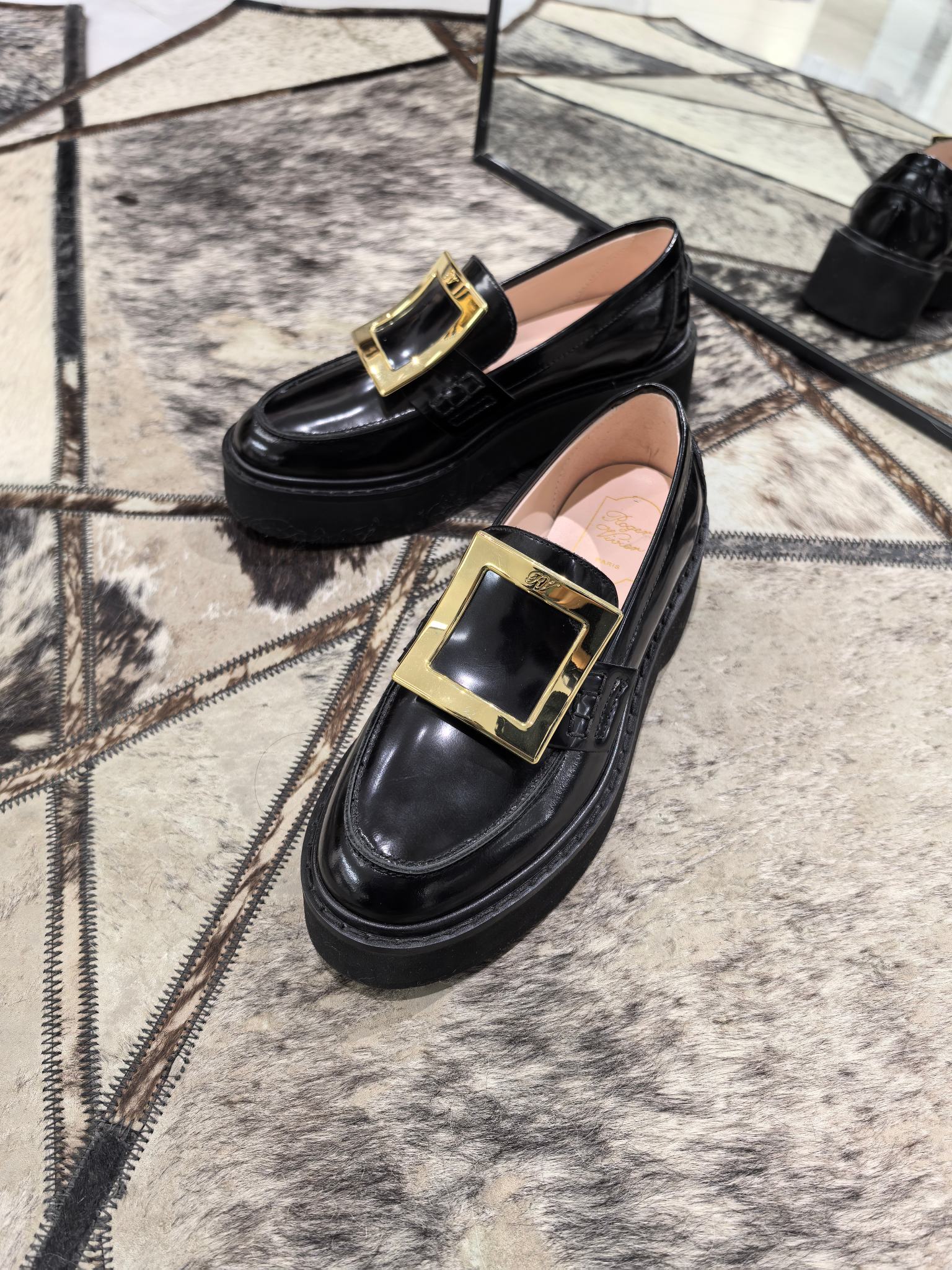 [Roger Vivier Women