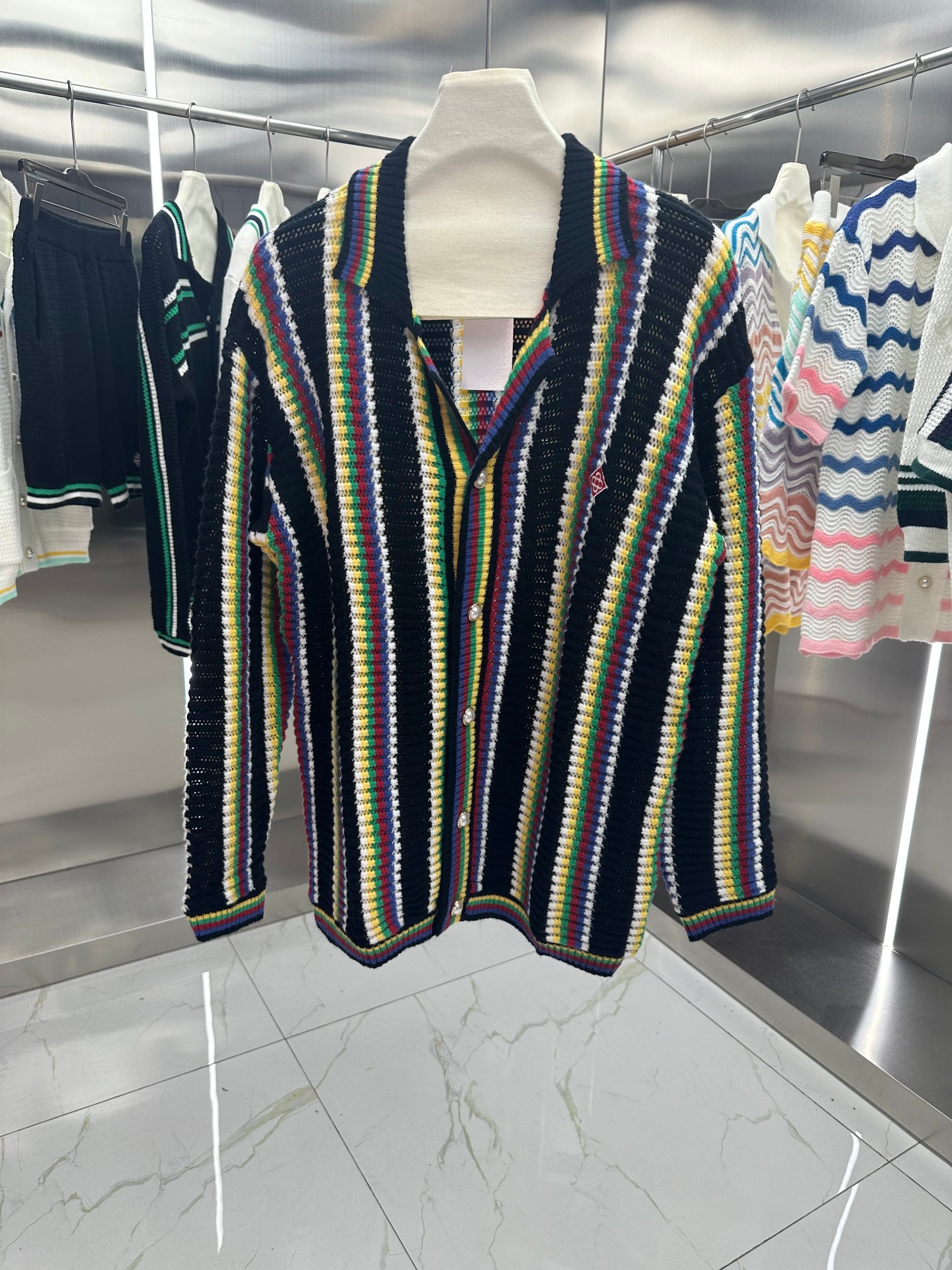 Camiseta de manga larga de rayas verticales de la nueva colección Primavera/Verano 25 de Casablanca. Color: negro. Tall…
