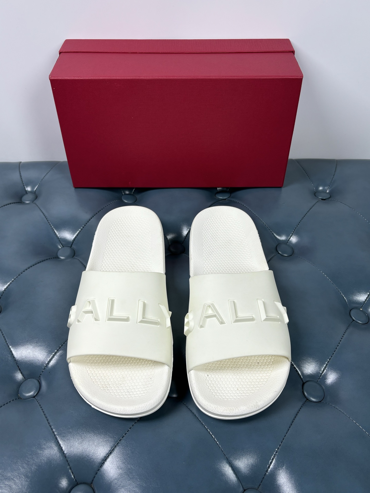 NO:885865,BALLY/Bally official website new model lightweight non-slip TPU sole, extremely comfortable on the foot, texture is visible, multiple colors available!  39-46,,bally19860909BALLY/巴利官网新款 轻质防滑TPU鞋底,上脚极度舒适,质感可见 多色可选！39-46,,bally,Men's shoes