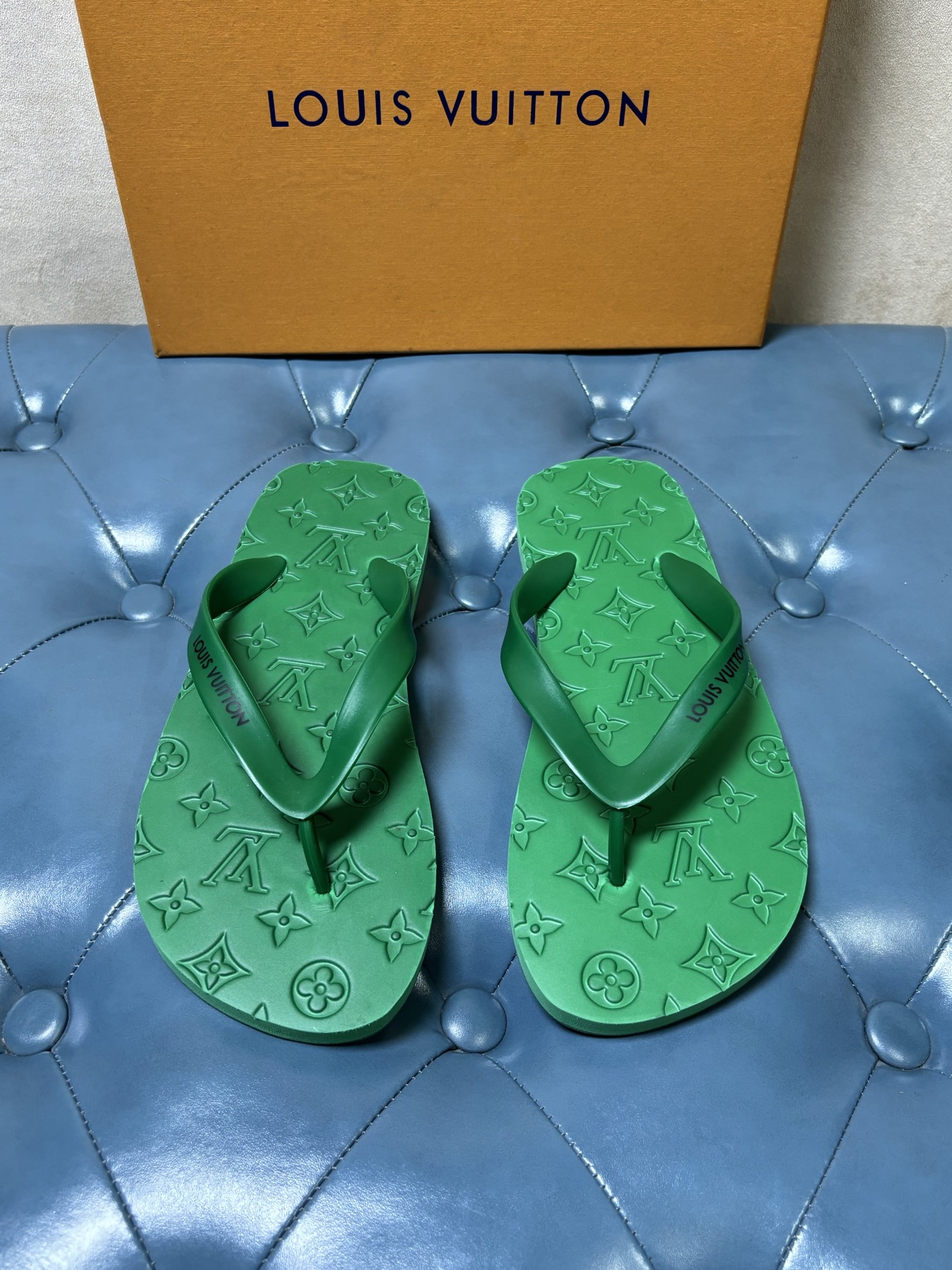 NO:885902,LV flip-flops 38-45 solid, Louis Vuitton19860909LV人字拖 38-45 实,,louis vuitton,Men's shoes