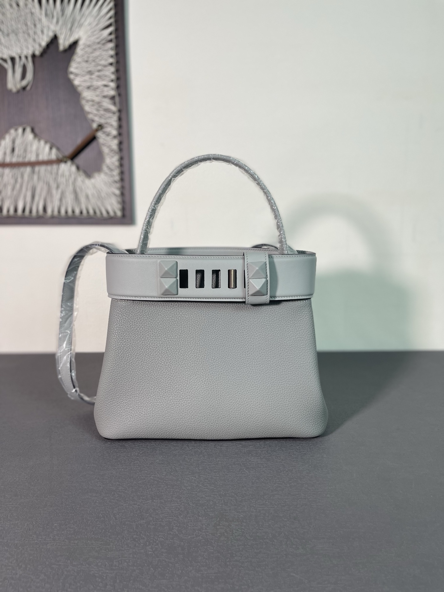 NO:698819,New models in stock, medor bag, pearl gray, imported togo leather and swift leather, imported wax thread, purely hand-sewn, Hermes, hermes, stuart weitzman, Hermes,19860909现货新款,medor bag,珍珠灰 进口togo皮拼swift皮 进口蜡线纯手工缝制,爱马仕,hermes,stuart weitzman,Hermes,,Bag