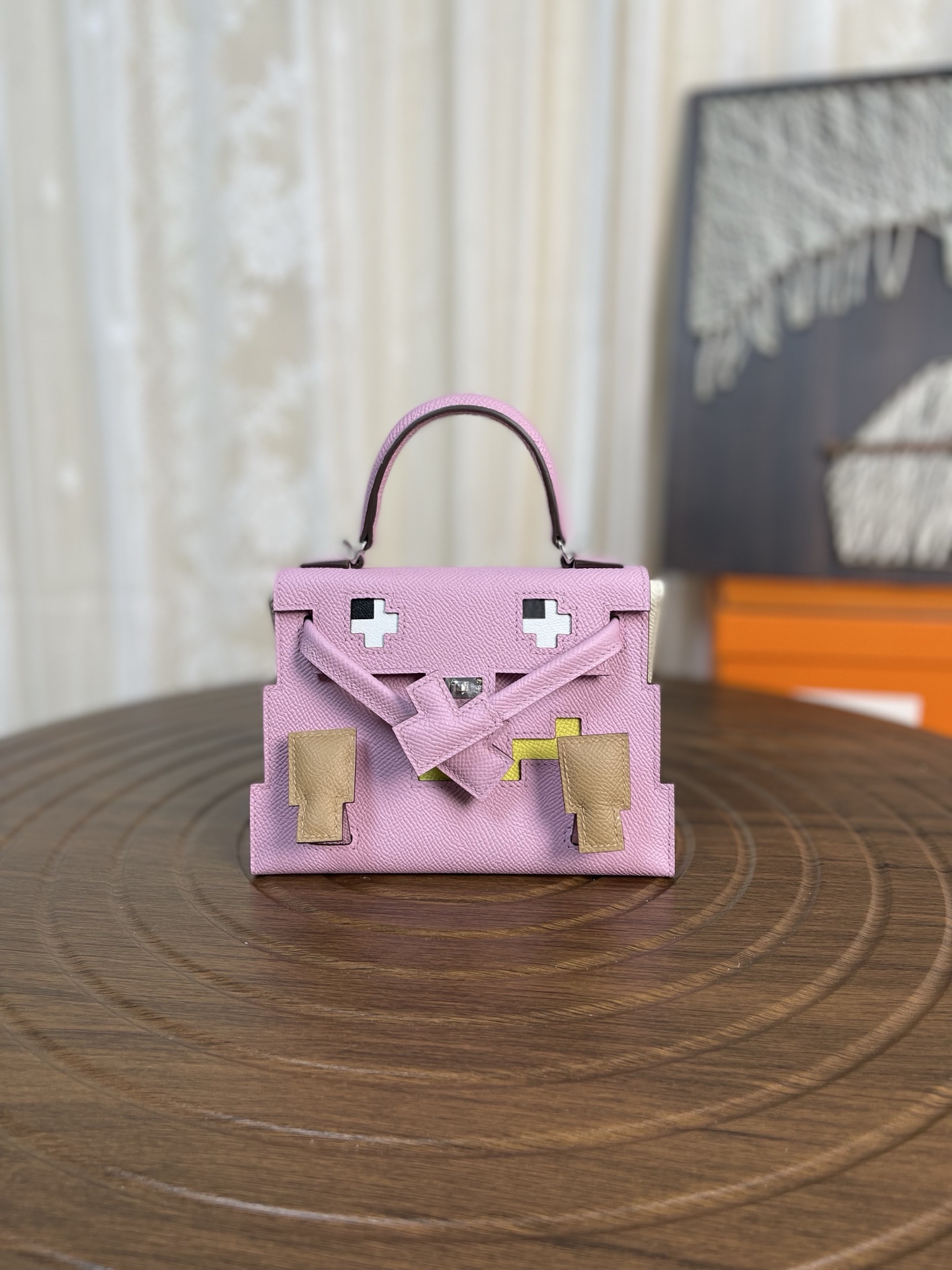 NO:851972,In stock, kellydoll mechanical doll bag, mallow purple and cream white, imported esom leather, imported wax thread, handmade, hand-engraved hardware, hand-made copper nails, Hermes, Hermes, Hermes,19860909现货,kellydoll 机械公仔包 锦葵紫拼奶油白 进口 esom 皮 进口蜡线纯手工制作 手工刻五金,手打铜钉,爱马仕,hermes,Hermes,,Bag