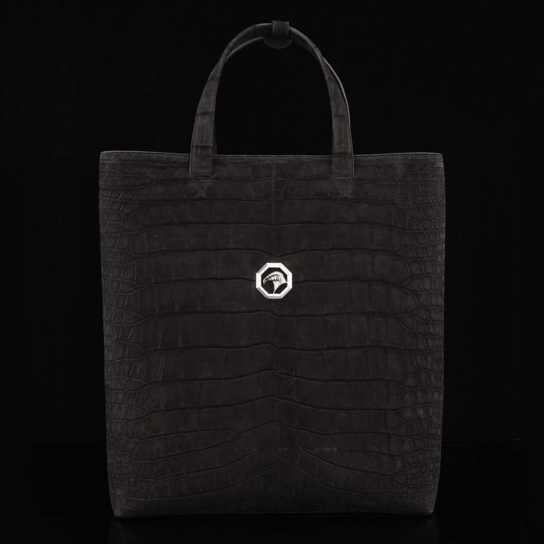 实拍图📸 国产磨砂鳄鱼肚皮🐊🐊手拎包💼⚠️纯钢五金 ⚠️【内里配头层牛皮】 尺寸：40*38*15