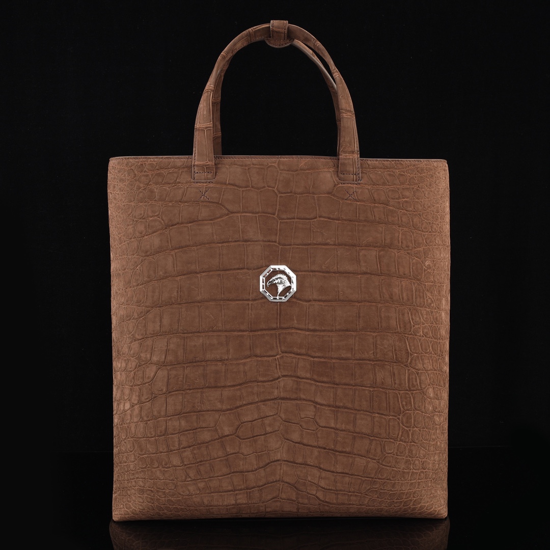 实拍图📸 国产磨砂鳄鱼肚皮🐊🐊手拎包💼⚠️纯钢五金 ⚠️【内里配头层牛皮】 尺寸：40*38*15