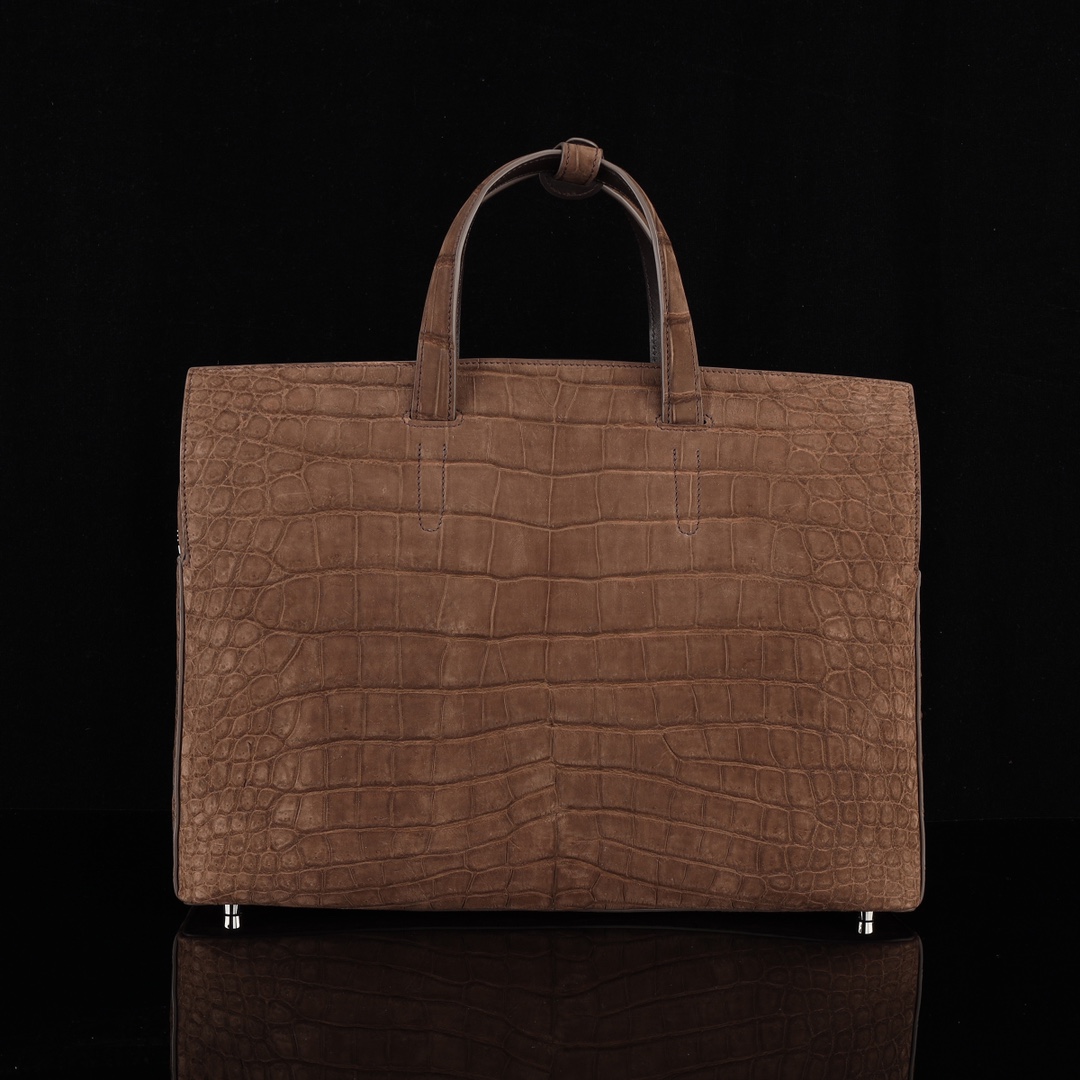 实拍图📸 国产 磨砂鳄鱼肚皮🐊🐊公文包💼⚠️内里配头层牛皮】凯莉男款 尺寸 40*30*10