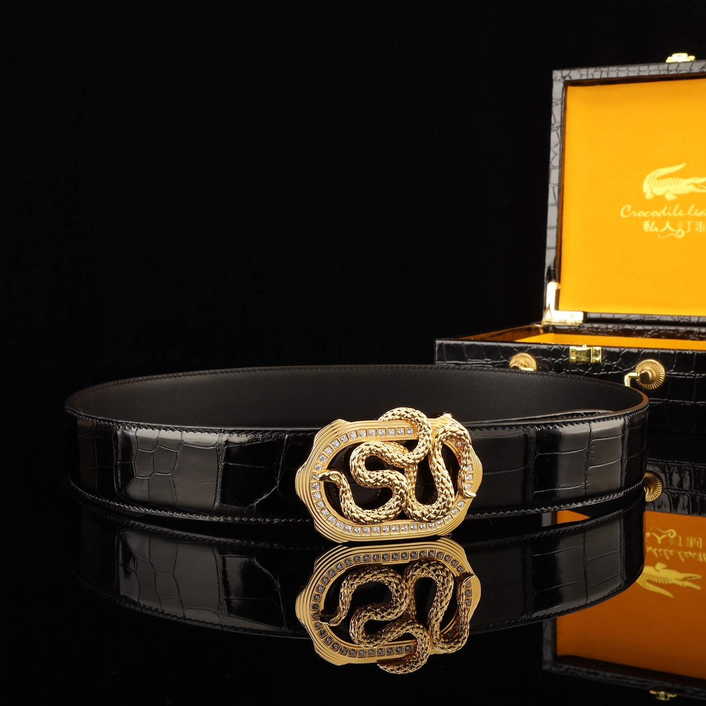 豪华系列[闪电][玫瑰]采用新加坡进口美洲高光鳄鱼肚皮[闪电][玫瑰]搭配史蒂芬扣😁宽度:3.8CM长度100-125cm  💰001880