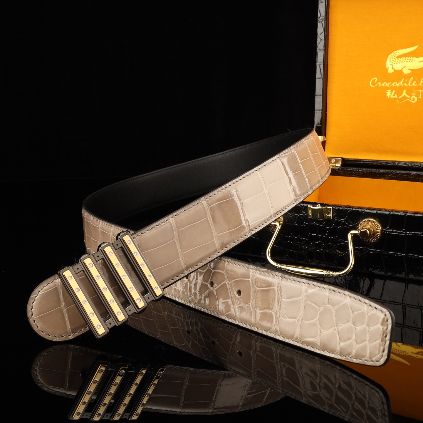 豪华系列[闪电][玫瑰]采用新加坡进口美洲高光鳄鱼肚皮[闪电][玫瑰]搭配史蒂芬扣😁宽度:3.8CM长度100-125cm  💰001880