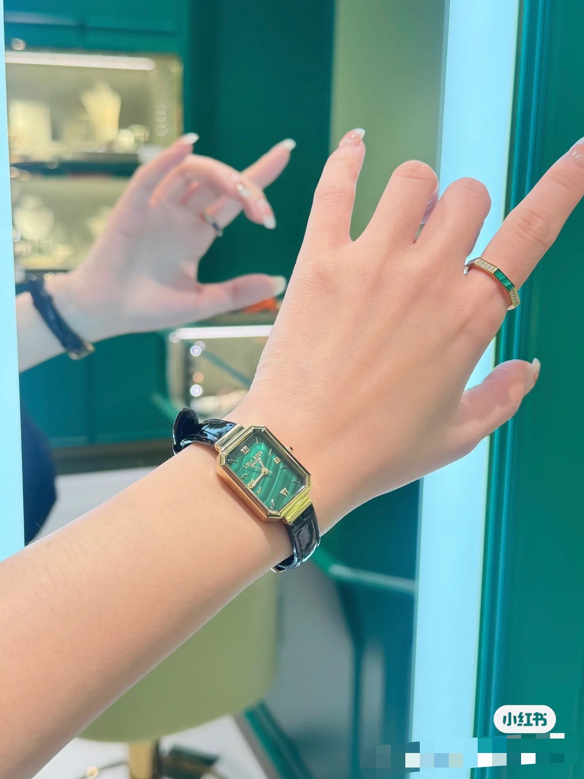 NO:157175,Square belt style,19860909方形皮带款,,Watch