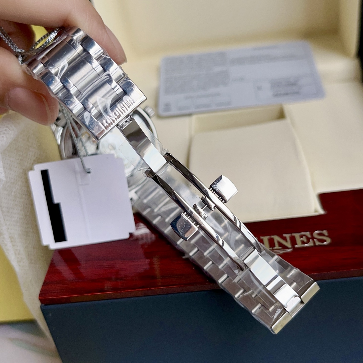 批💰650 三码合一细节控品，永远都不过时的名匠系列男士西铁城机械腕表 
【尺寸】40mm
 全新日本原装西铁城8215机芯，走时精准，动力储备强劲，同级唯一极致发挥原装 316精钢表壳 顶级拉丝纹理清晰细腻，深度防水50米，搭配仿机，316精钢表链配原装同步三折式表扣 ！
经典一直都不落后！
