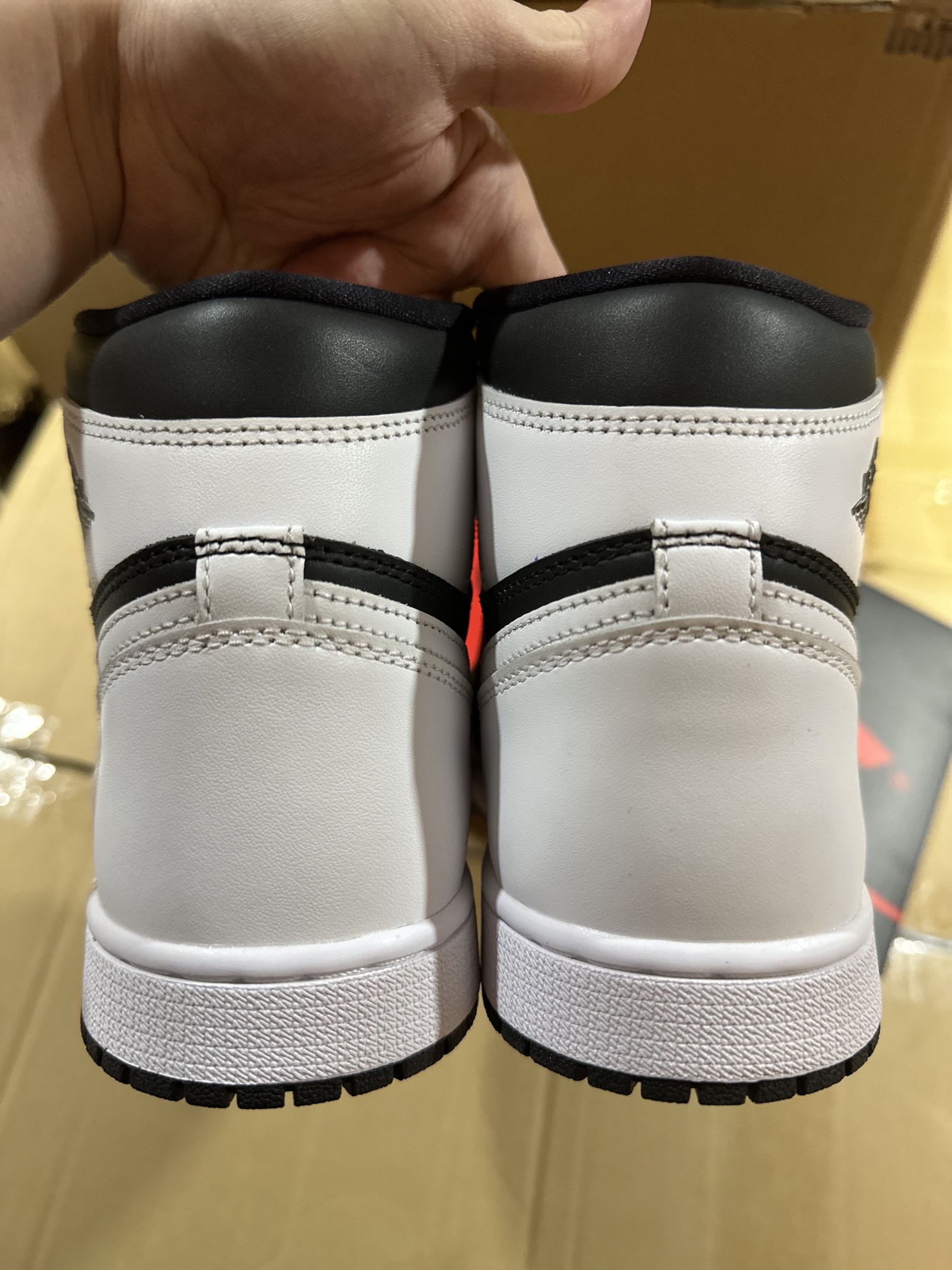 福利特价新增一色AirJordan1HighOG“BlackWhite”白黑4040.5414242.5