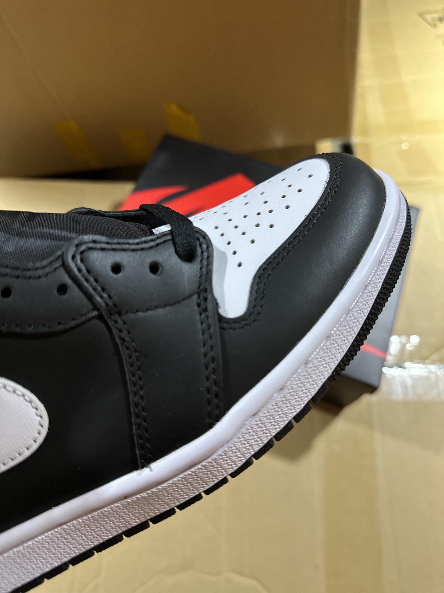 福利特价新增一色AirJordan1HighOG“BlackWhite”白黑4040.5414242.5