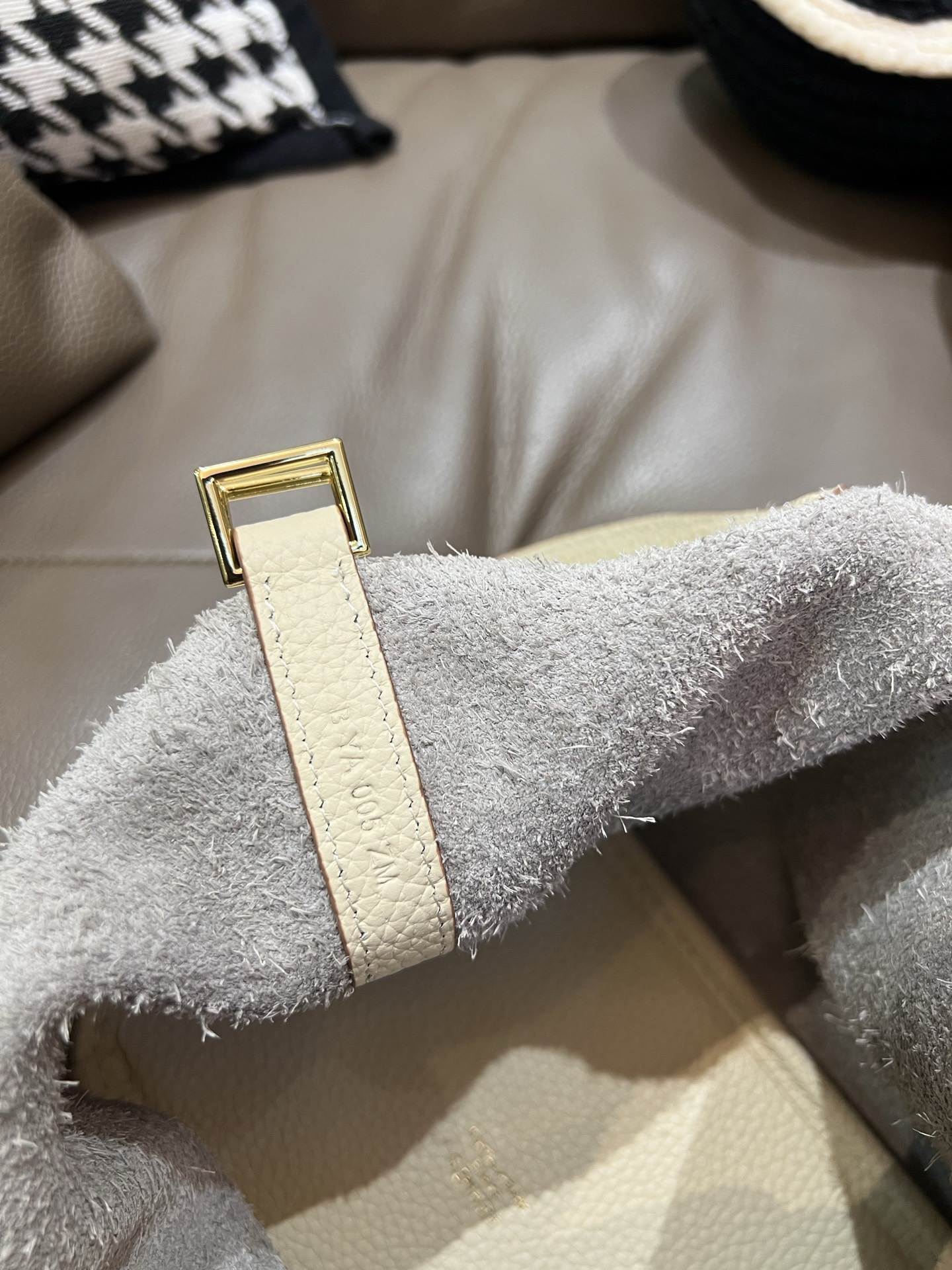 菜蓝子 TC牛皮製防犯機能付き工匠バッグ 立体型 18cm