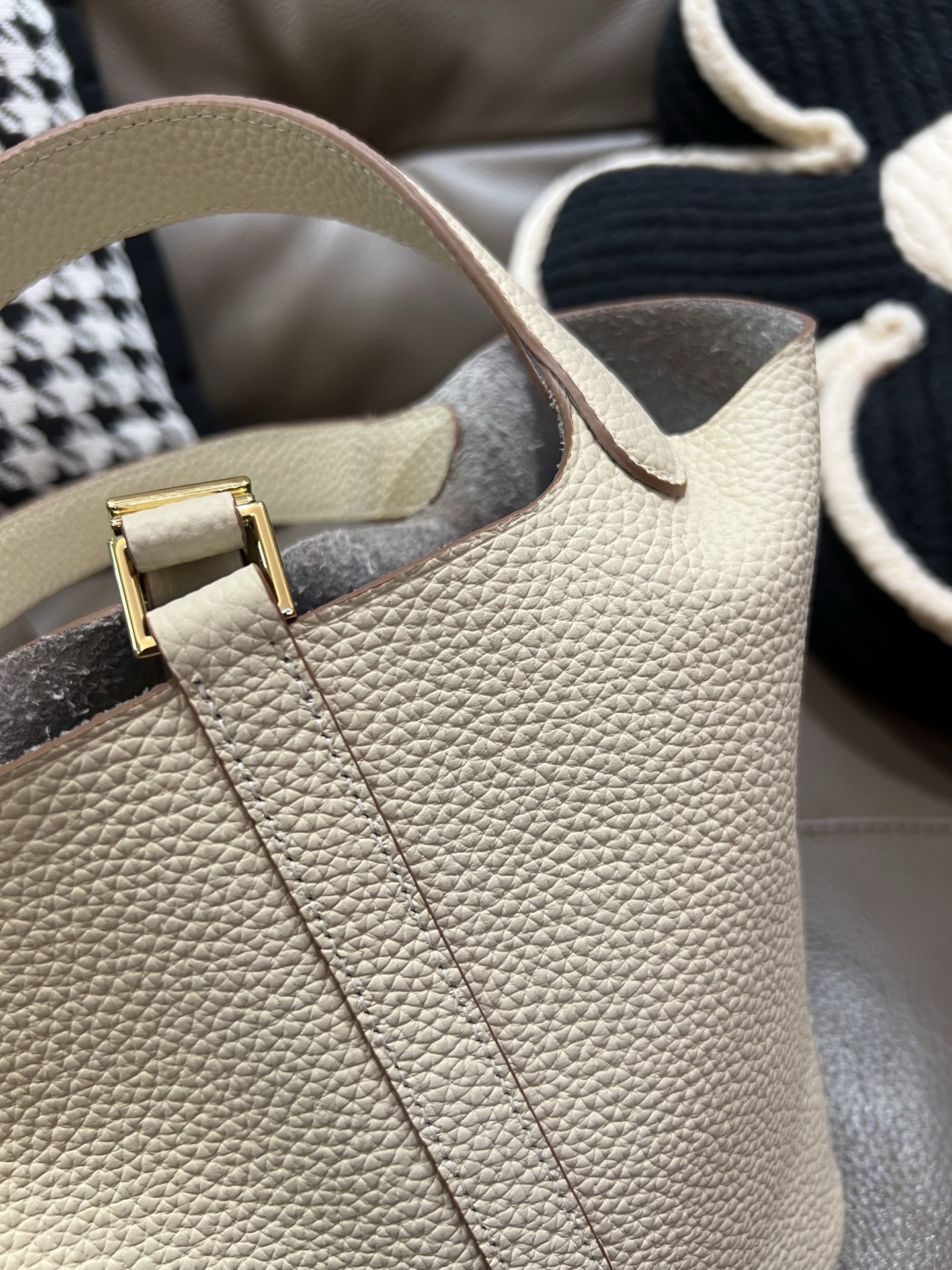 菜蓝子 TC牛皮製防犯機能付き工匠バッグ 立体型 18cm