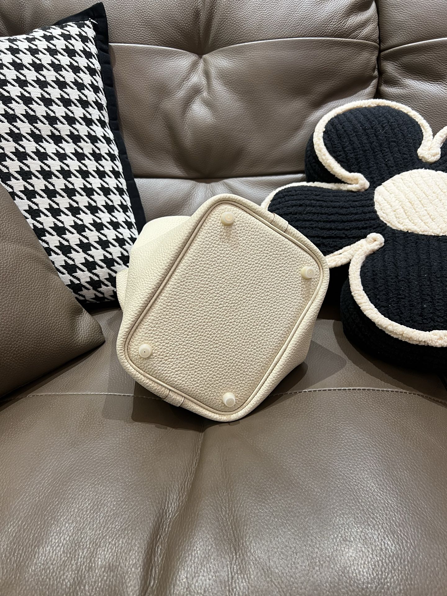 菜蓝子 TC牛皮製防犯機能付き工匠バッグ 立体型 18cm